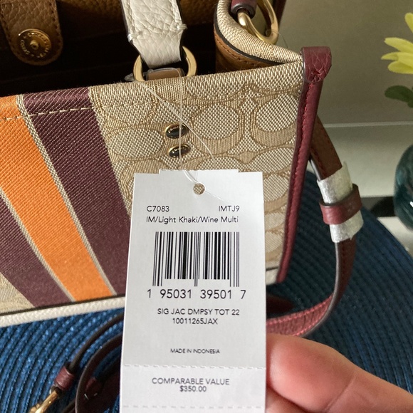 SOLD !!! - COACH DEMPSEY TOTE 22 In Jacquard W/ Stripe and Coach Patch - NWT! - Picture 6 of 7